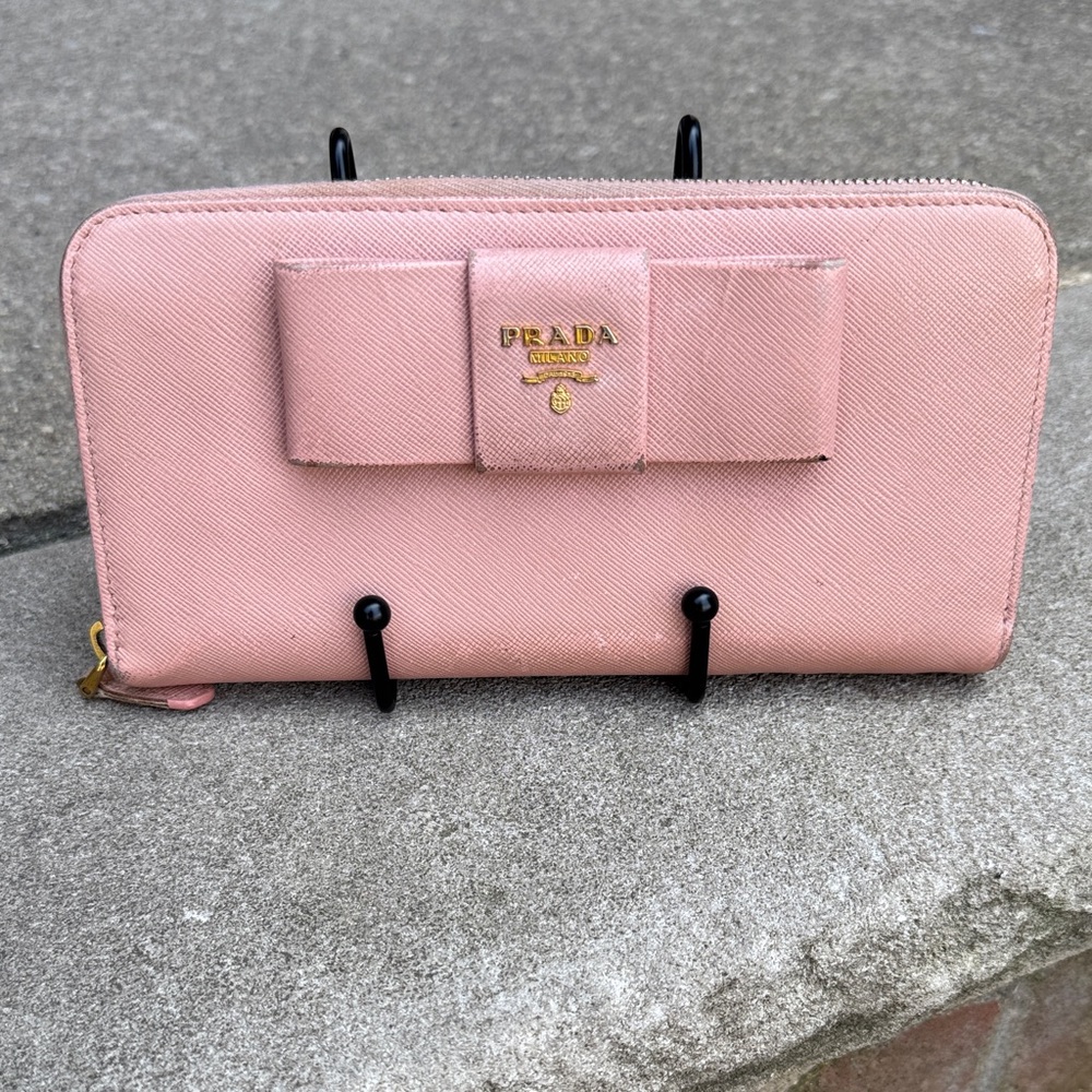 Prada Light Pink Bow Wallet GUC authentic - Picture 3 of 13